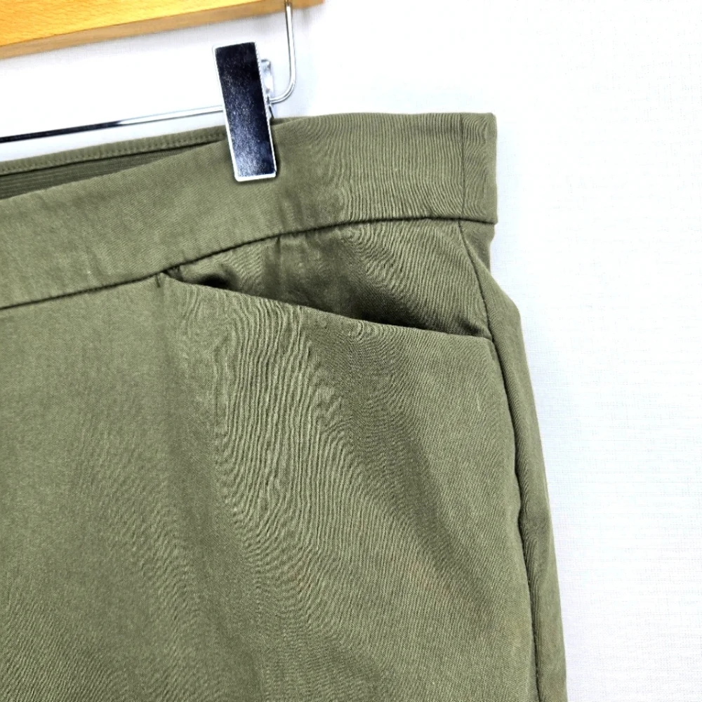 Liz Claiborne Ankle Pants. Olive green. 16 - Picture 8 of 12